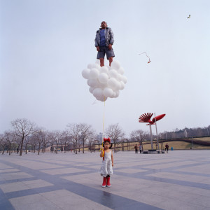 Li Wei, High Place – Balloons, 2009, Impression jet d’encre, 176 x 176 cm