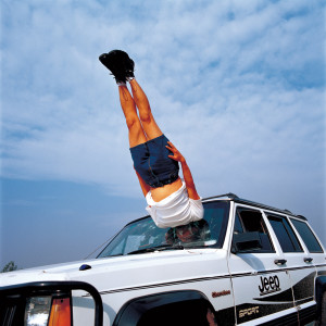 Li Wei, Falls – Falls To The Car, 2003, Impression jet d’encre, 100 x 100 cm