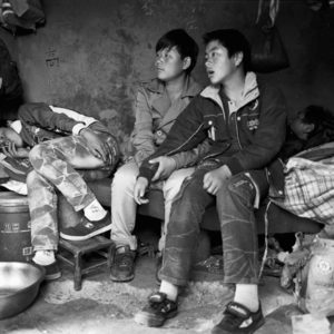 Wang Bing, Father and Sons n°12, 2014, Impression numérique d’après négatif, 80 x 160 cm