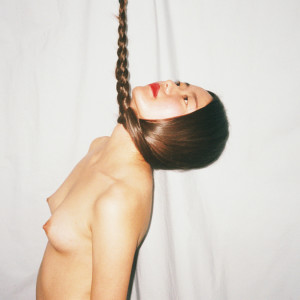 Ren Hang, 2013_20, Impression jet d’encre, 67 x 100 cm/ 27 x 40 cm