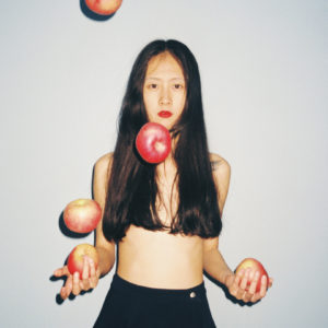 Ren Hang, 2013_10, Impression pigmentaire, 67 x 100 cm/ 27 x 40 cm