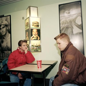 Martin Parr, Bored couples, Finland, Kotka, 1991, Impression pigmentaire, 100 x 125 cm