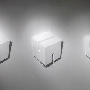 Seon-Ghi Bahk, Point of View, 2013, Contreplaqué, technique mixte, 90 x 85 x 15 cm