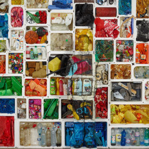 Liu Bolin, Hiding In The City, Marine Litter, Surfrider, 2017