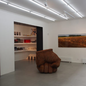 Liu Bolin, exhibition view at Galerie Paris-Beijing