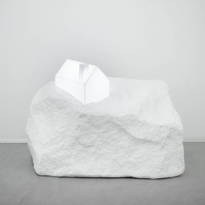 Mehmet Ali Uysal, Monument à la solitude: Hommage à Osman, 2020, Mixed technique, 80 x 90 x 62 cm
