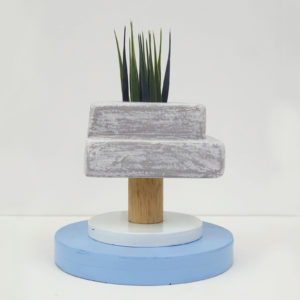 Jacques Julien, Les Figurants, 2021. Mixed media, 35 x 25 x 25 cm.