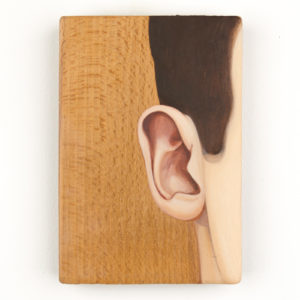 Hervé Priou – Oreille, 2022. Oil on beech wood, 15 x 10 cm.