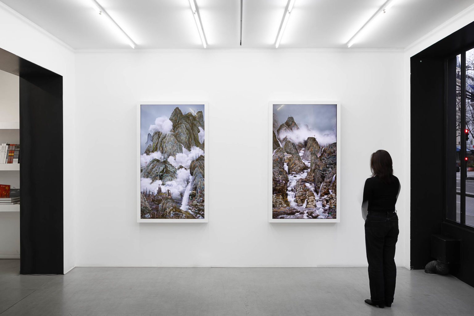 Yang Yongliang The-Clouds-The-Streams-Exhibition-View Galerie PARIS-B Galerie Paris-Beijing