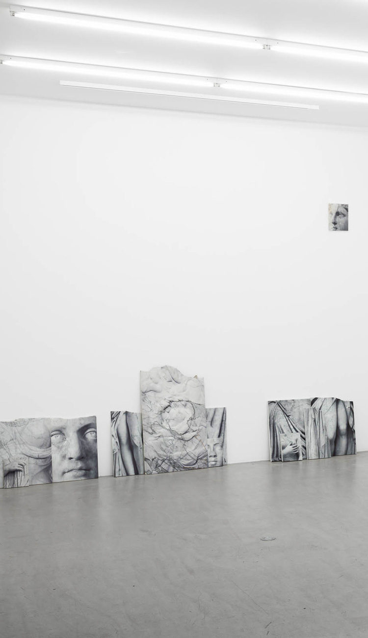 Slide-mobile-Dune-Varela-PB-PROJECT-Fragmentum-Exhibition-view-Photo-Théo-Baulig-Courtesy-PARIS-B