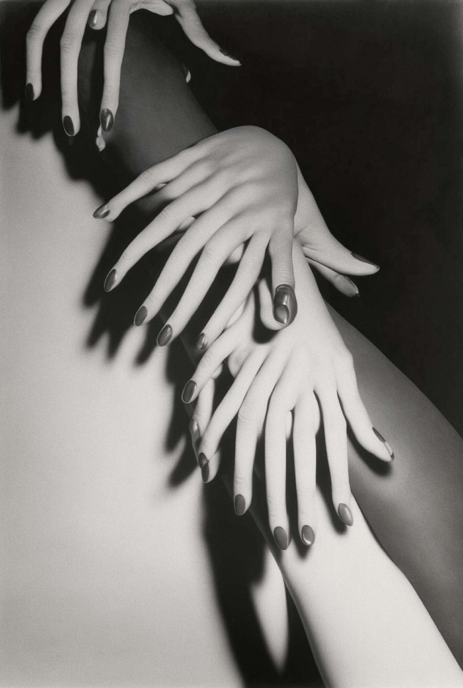 Brodbeck & de Barbuat,
Étude d’après Horst P. Horst, Hands, Hands, Hands, 1941 -
2022