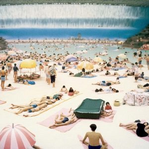 Brodbeck & de Barbuat, Etude d’après Martin Parr, The artificial beach inside the Ocean Dome, Miyazaki, Japan, 1996 – 2022 Brodbeck & de Barbuat, Etude d’après Martin Parr, The artificial beach inside the Ocean Dome, Miyazaki, Japan, 1996 – 2022