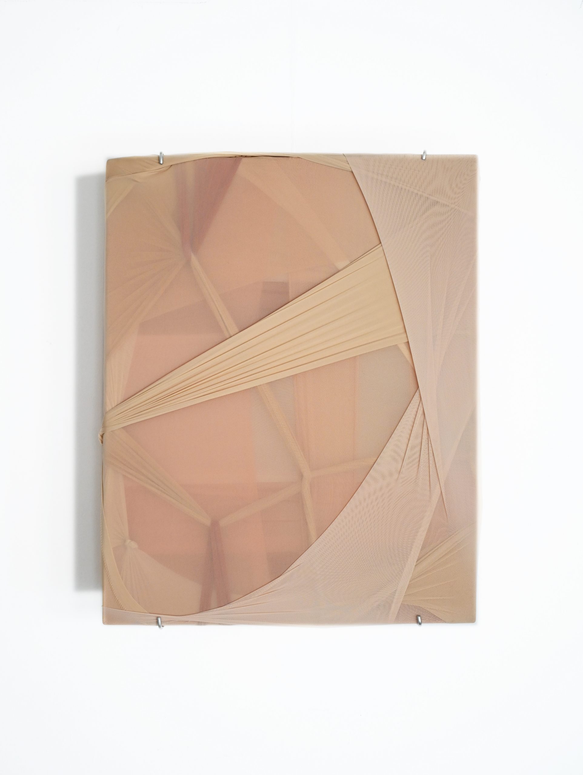 Golnaz Payani - Toujours, à travers 03, 2026, 50 x 40 cm, Tissu, bois, métal, PARIS-B