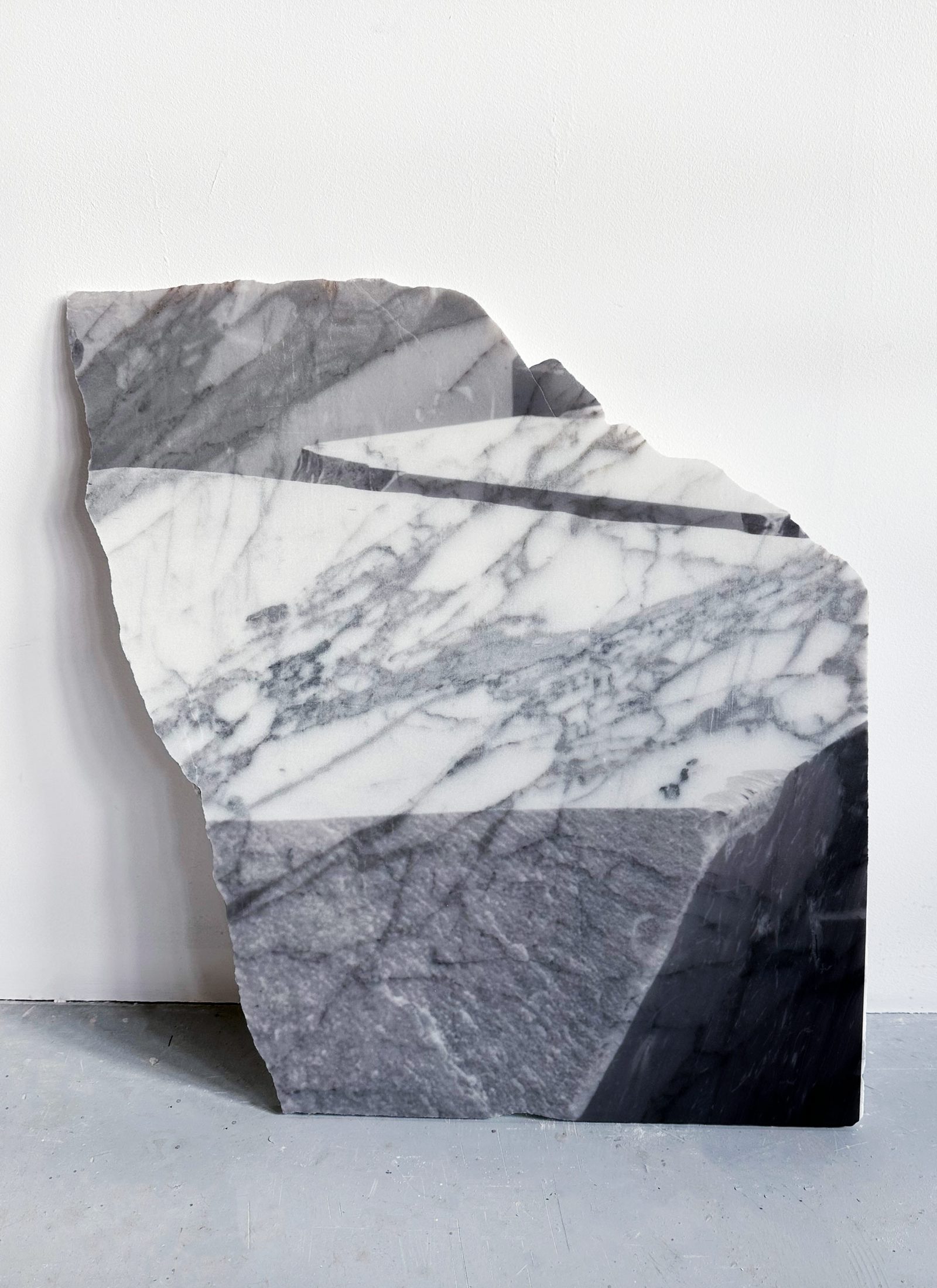 Dune Varela, Polygone, 2023, Impression sur marbre, 53 x 58