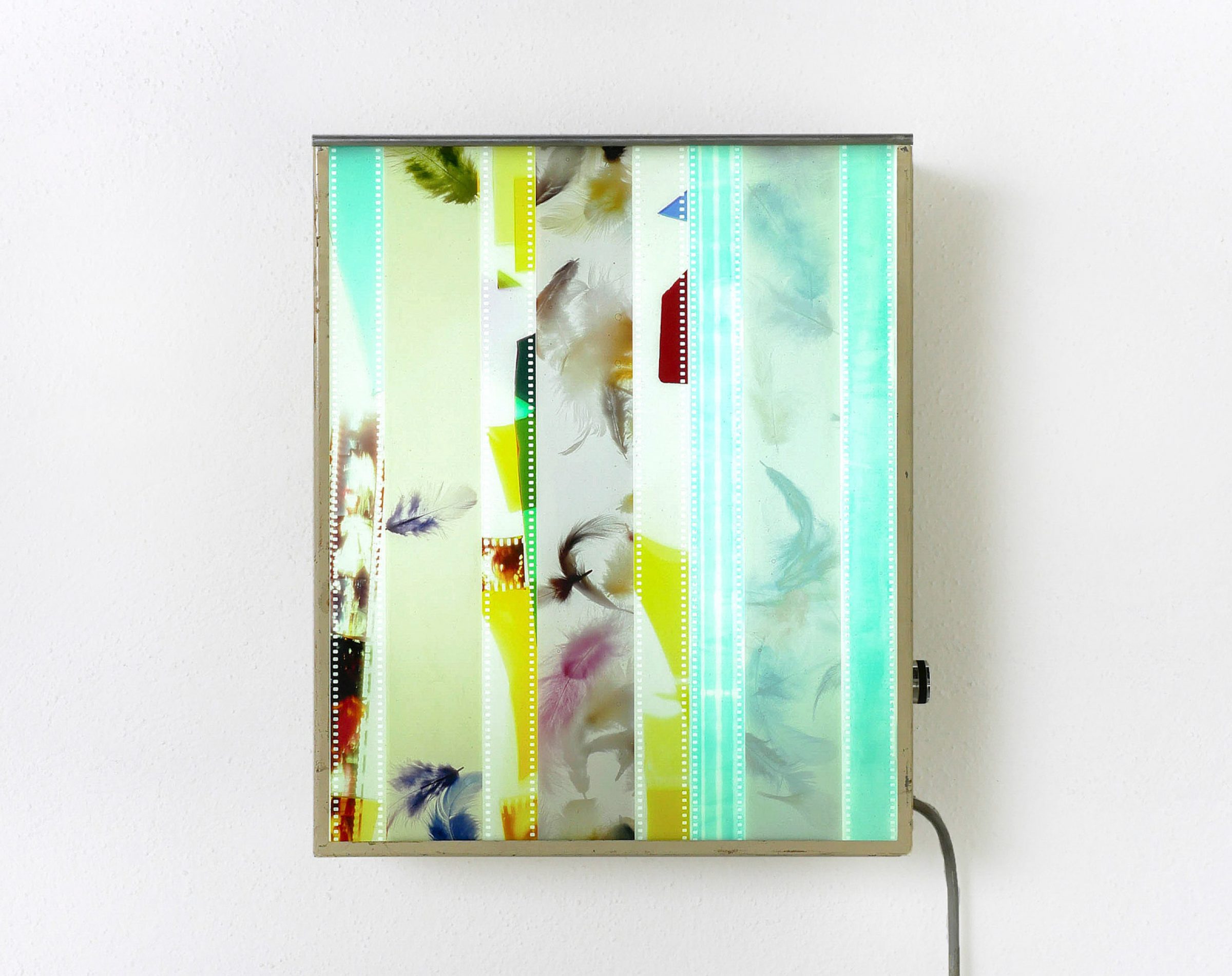 Hector-Castells-Matunano-By-Bye,-2022,-120-&-35-slide-film,-négatoscope,-epoxy-resin,-PARIS-B